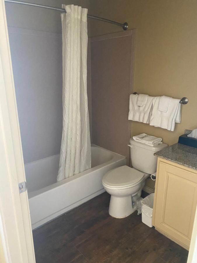 Southern Inns And Suites Now Offering Rv Spaces For Rent Yorktown Exterior photo